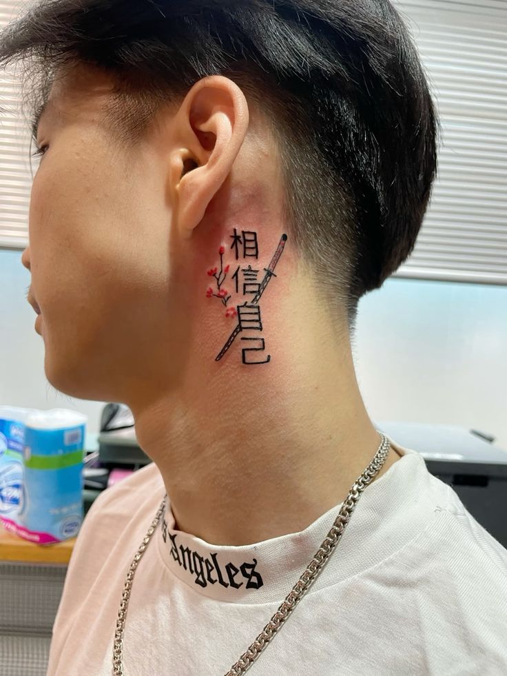 30 Behind Ear Tattoo Ideas for Men and Women Unique, Meaningful, Minimalist, Sparkle & More