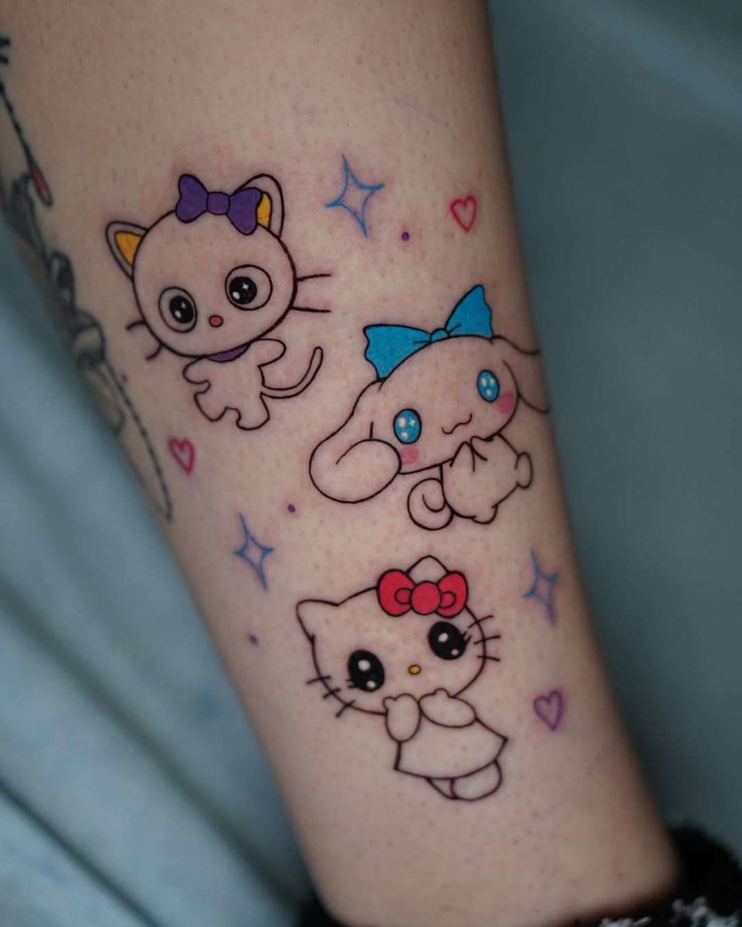 Hello Kitty Tattoo 29 Ideas for Women, Men & Couples Sleeve, Fine Line, Y2K, Cien Pies & More