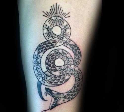 18 Snake Tattoo Hand Ideas for a Touch of Mystery