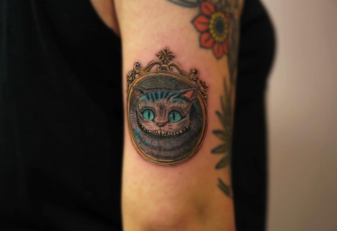 29 Cheshire Cat Tattoo Ideas: From Whimsical Grins to Dark Wonderland Symbolism