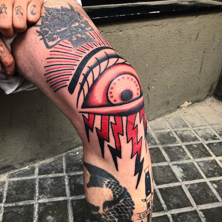 29 Unique Knee Tattoo Ideas : Traditional, Japanese, Gothic, Flower, Skull on Moth, Symmetrical Designs