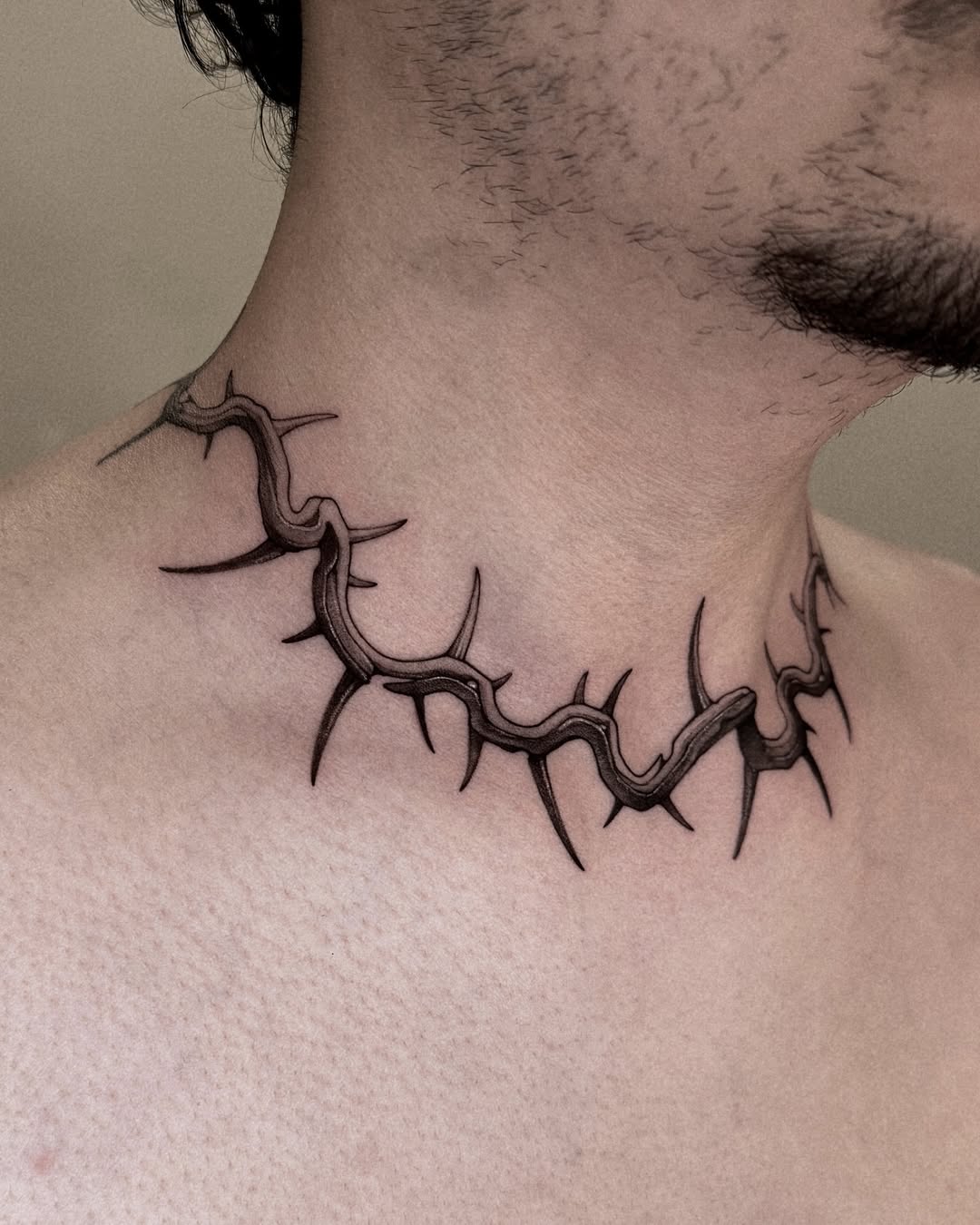 27 Collarbone Tattoo Ideas With Minimalist, Floral, Color, and Fine Line Designs