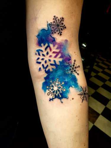 25 Snowflake Tattoo Ideas