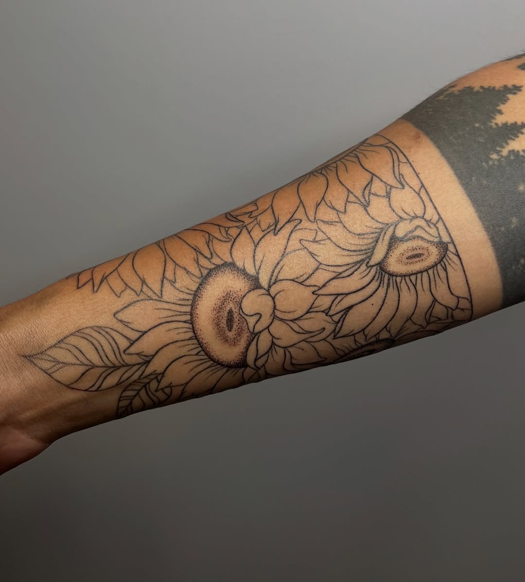 29 Quarter Sleeve Tattoo Ideas for Men and Women: Unique Forearm and Shoulder Designs
