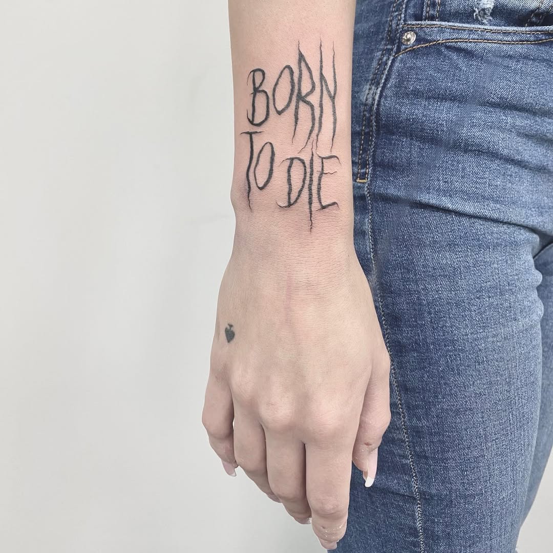 30 Born to Die Tattoo Ideas : Aesthetic Lettering, Stomach and Collarbone Placement