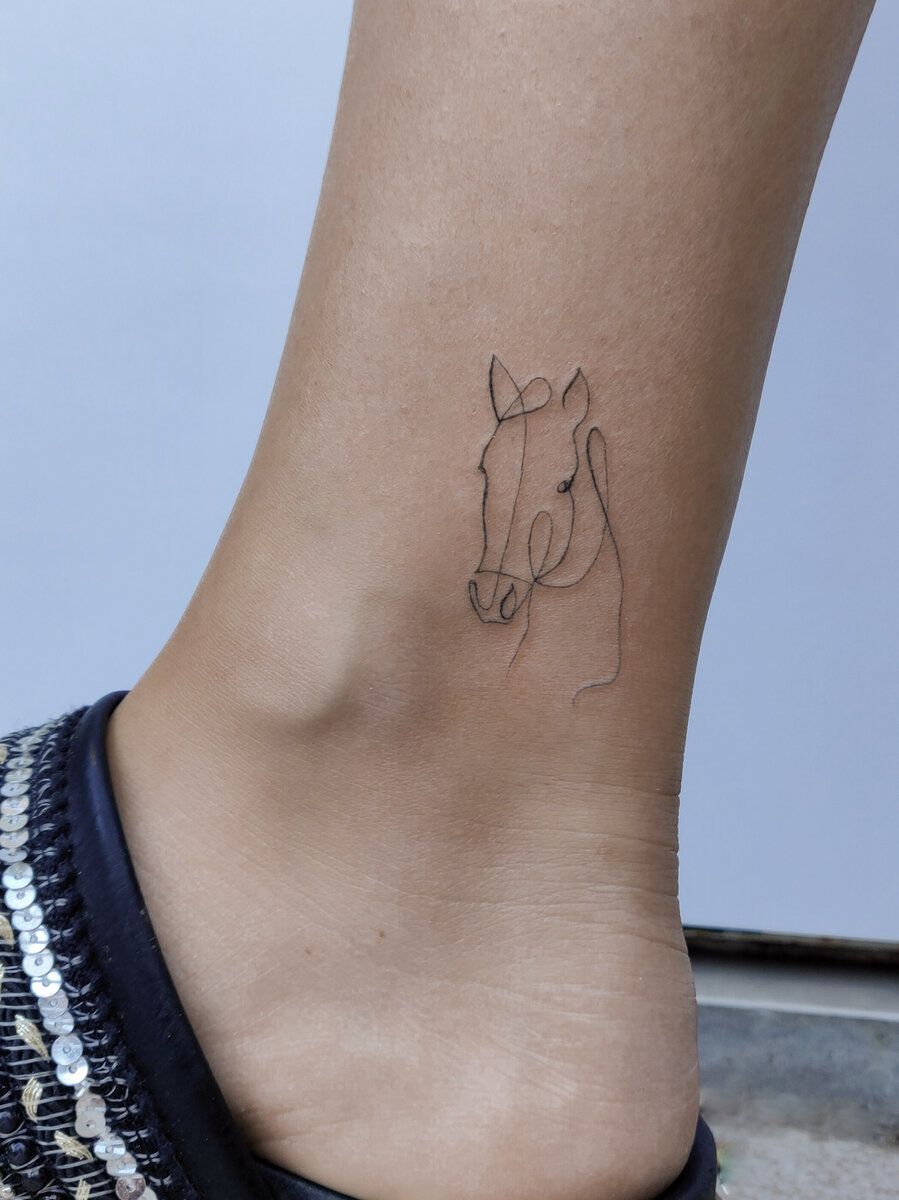 Horse Tattoo 25 Ideas for Men & Women Wild Mustangs, Minimalist Designs, Fine Line Art