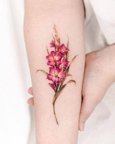 Embracing August: 17 Tattoo Ideas to Celebrate Summer’s Peak