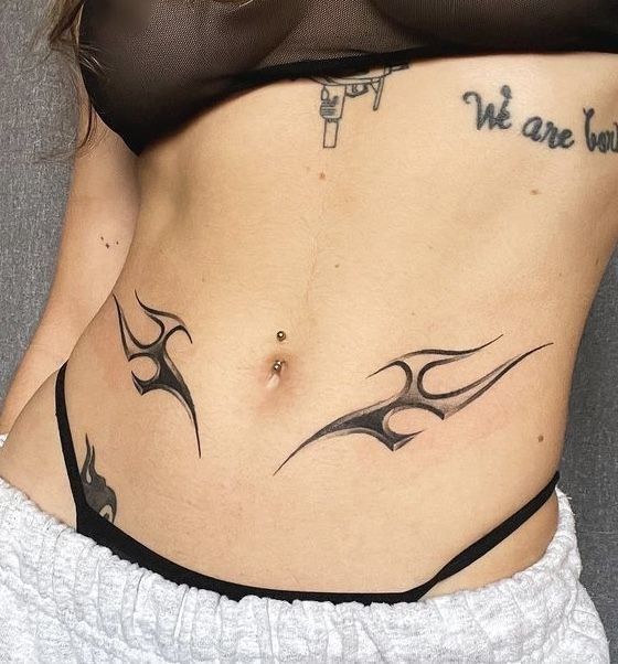 20 Unique Side Stomach Tattoo Ideas for Men & Women | Inspiring Lower Tummy Designs