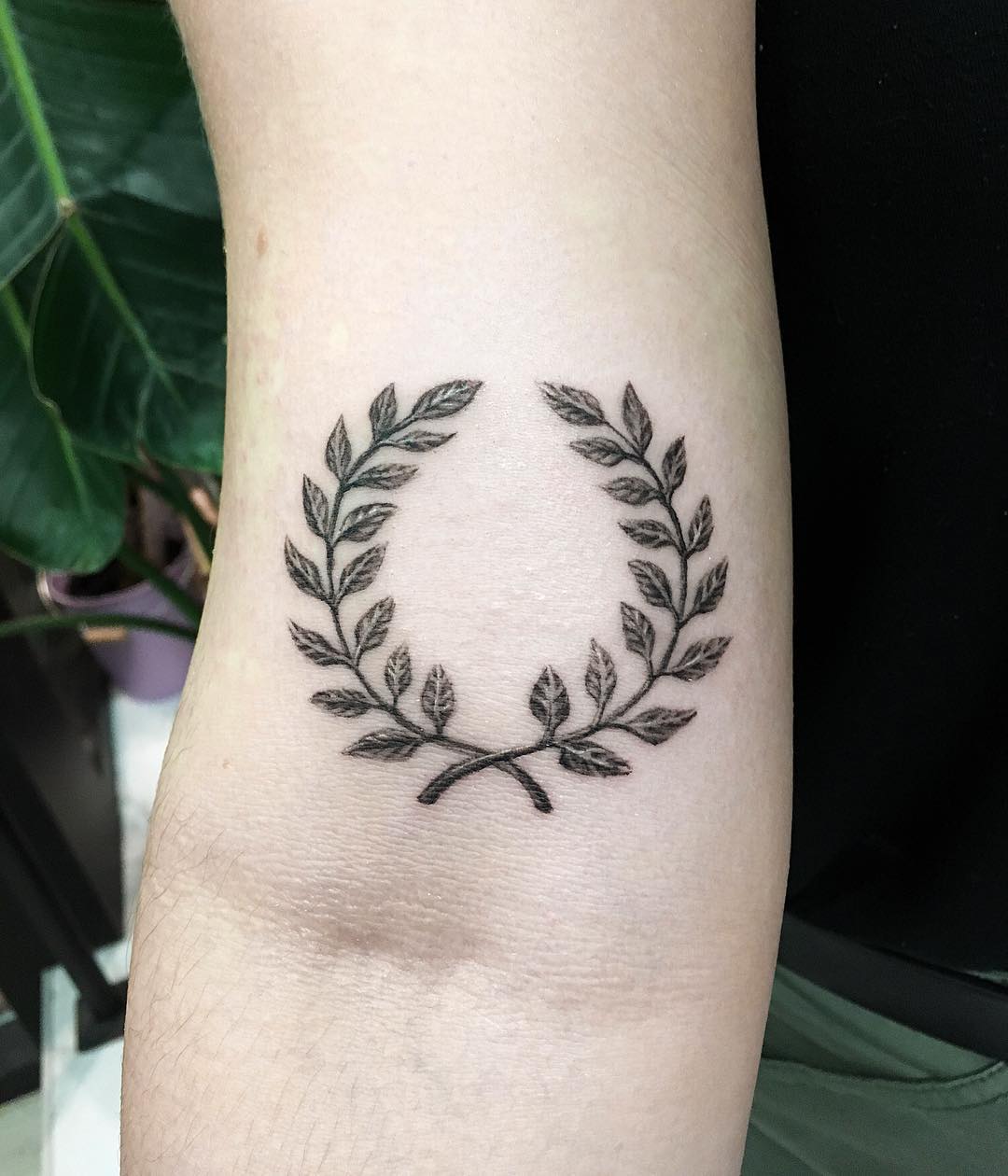 30 Laurel Wreath Tattoo Ideas: Timeless Symbols of Victory With Modern Style