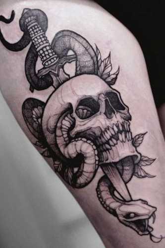23 Snake Tattoos on Thigh Ideas for Alluring Art
