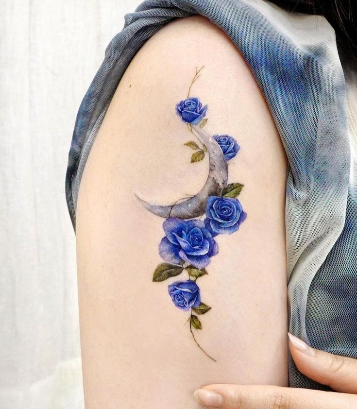 26 Crescent Moon Tattoo Designs : Fine Line, Stencil, Stars, Lotus, Waxing, Waning, American Traditional