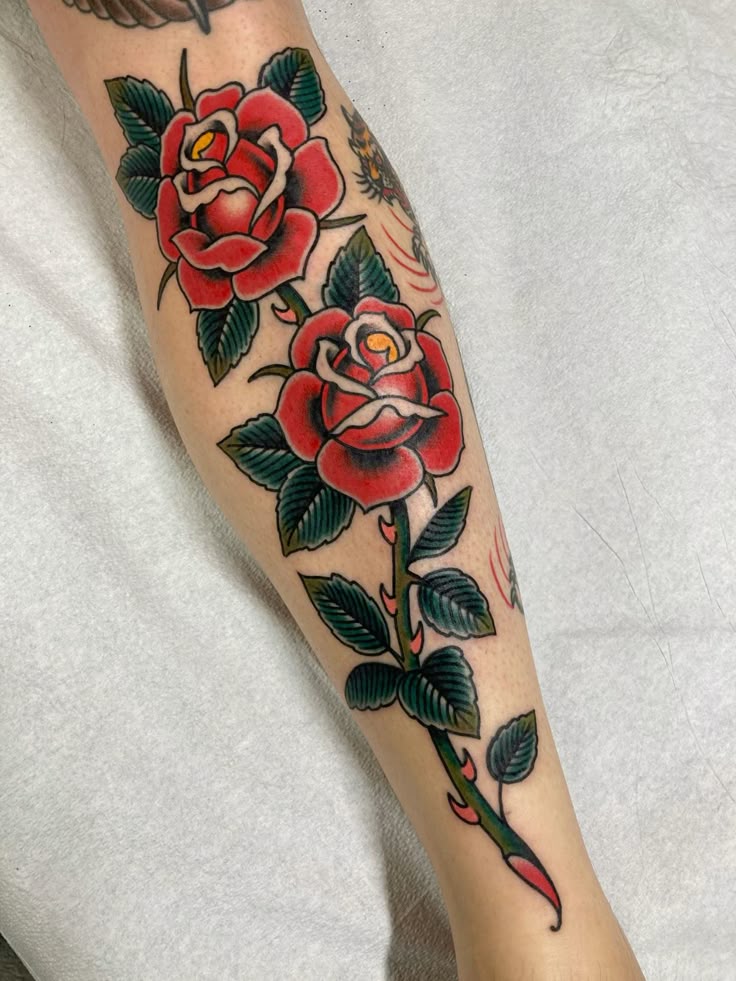 25 Unique Rose Tattoo Ideas for Men and Women with Traditional, Realistic, and Fine Line Design