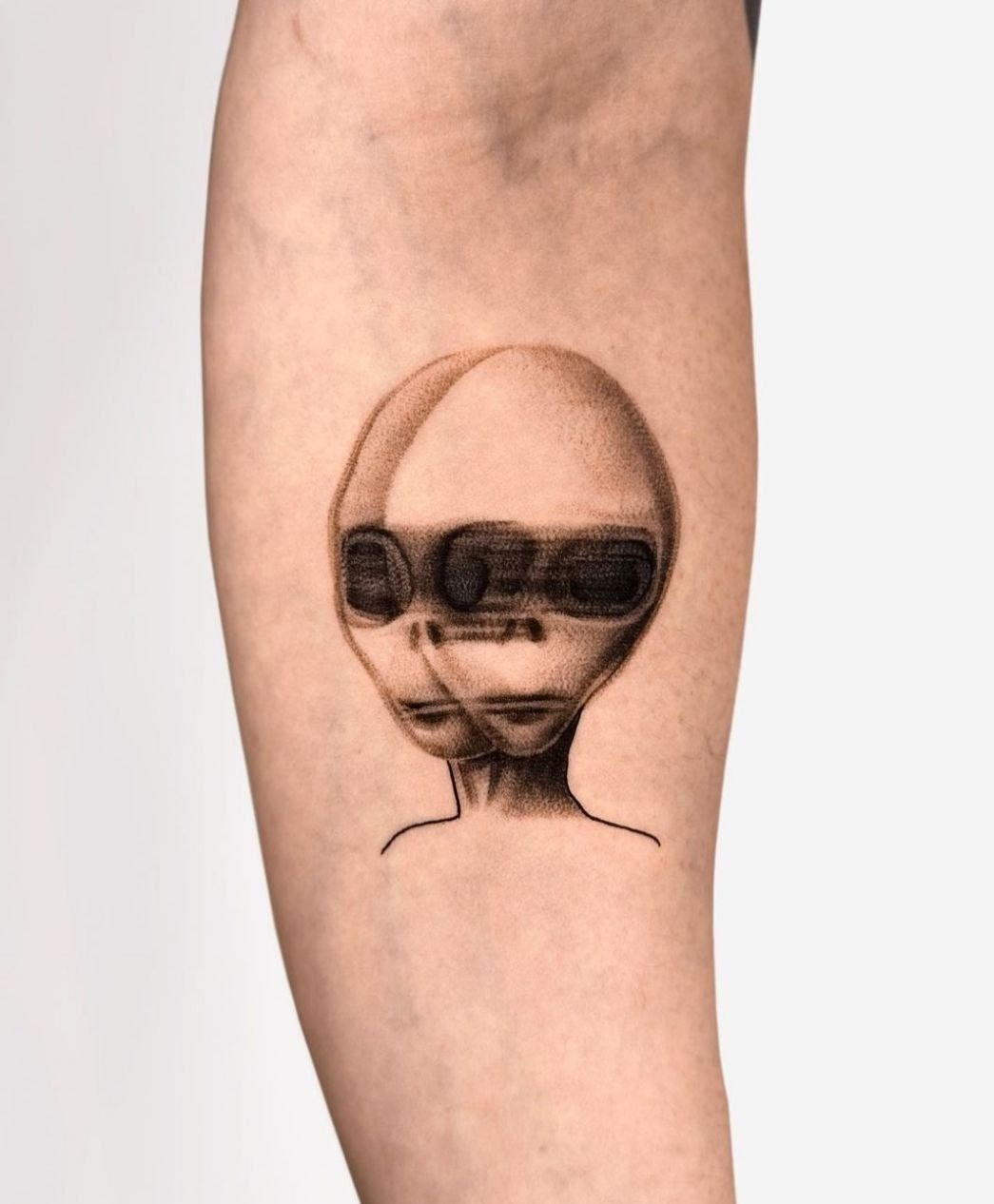 28 Alien Tattoo Ideas : From Xenomorph Stencil Designs to Trippy Flash, Cute Tattoos