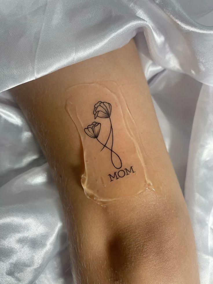 Mom Tattoos Ideas : Fresh Tattoos Ideals of Daughter, Son, Traditional, Simple, and Grief Inkige