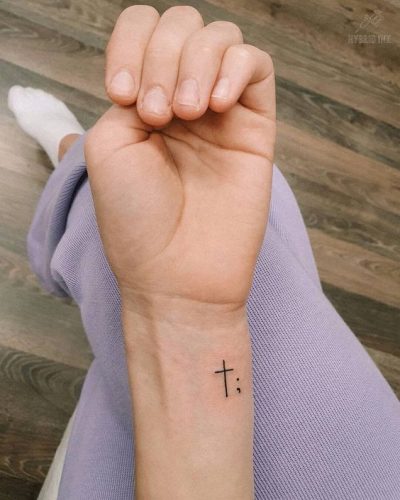 19 Dainty Wrist Tattoos for Women: Timeless and Trending Ideas for