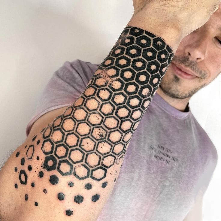 30 Honeycomb Tattoo Ideas  with Bees, Flowers, and Geometric Patterns for Men and Women