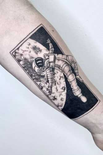 27 Astronaut Tattoo Ideas