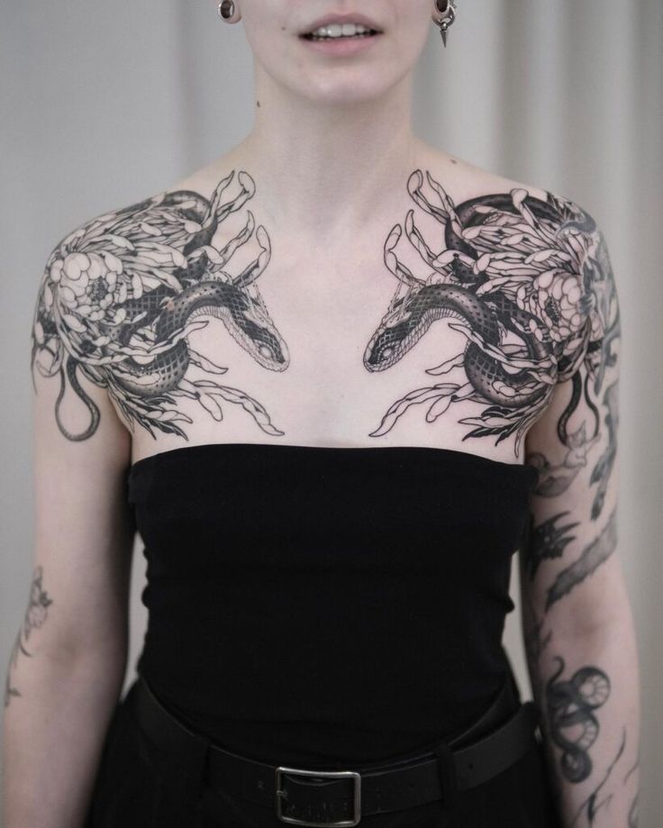 26 Shoulder Tattoo Ideas Women and Men – Ornamental, Fine Line, Eagle, Stencil, and More