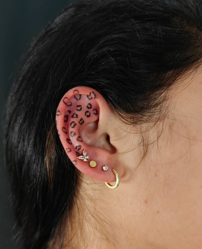 28 Ear Tattoo Ideas for Women and Men with Piercings Inner, Behind, Side, Fine Line, Flowers, Mandala, Moon, Rose, Cross, Stars, Spider Web