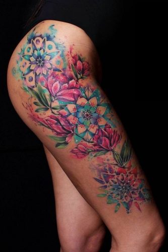 19 Hip and Thigh Tattoo Ideas for Women