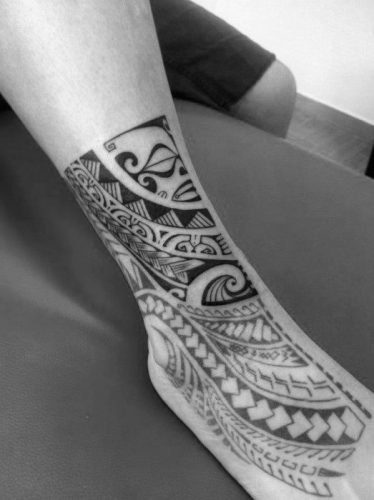 29 Striking Foot Tattoo Ideas for Women