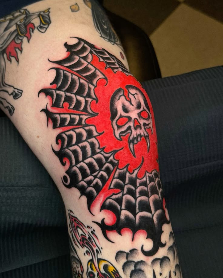 29 Unique Knee Tattoo Ideas : Traditional, Japanese, Gothic, Flower, Skull on Moth, Symmetrical Designs