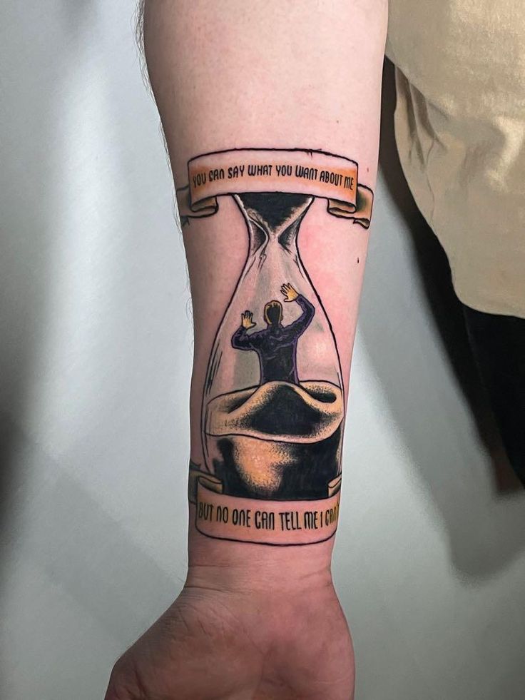 29 Hourglass Tattoo Ideas with Meaningful Designs for Men and Women Minimalist, Feminine, Traditional