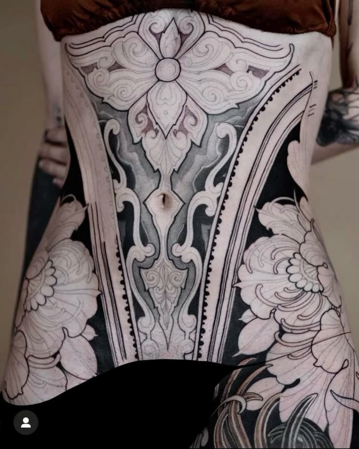 28 Ornamental Tattoo Ideas: Bold Blackwork, Baroque Flourishes, and Fineline Geometry