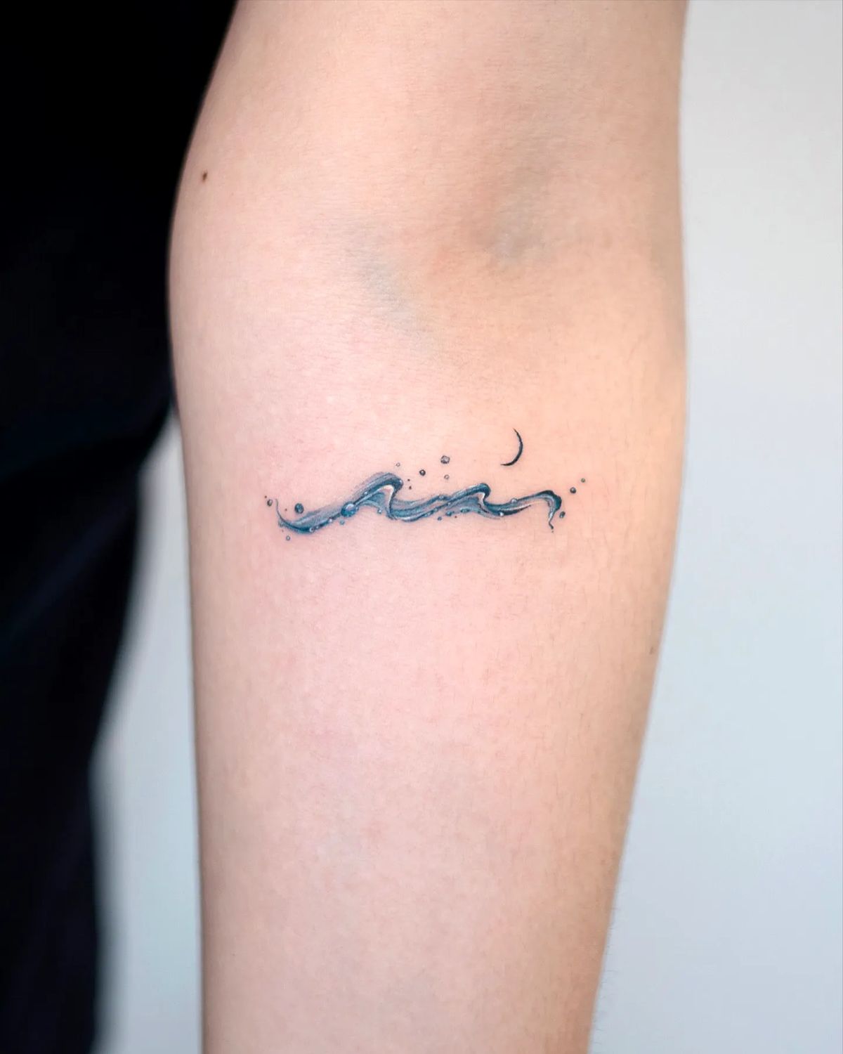 28 Ocean Tattoo Ideas for Men and Women: Minimalist Waves, Sleeve Underwater Designs