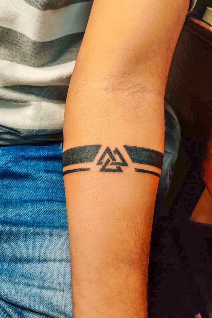 25 Band Tattoo Ideas : Bold Designs for Men and Women, Traditional and Modern Stencil Styles