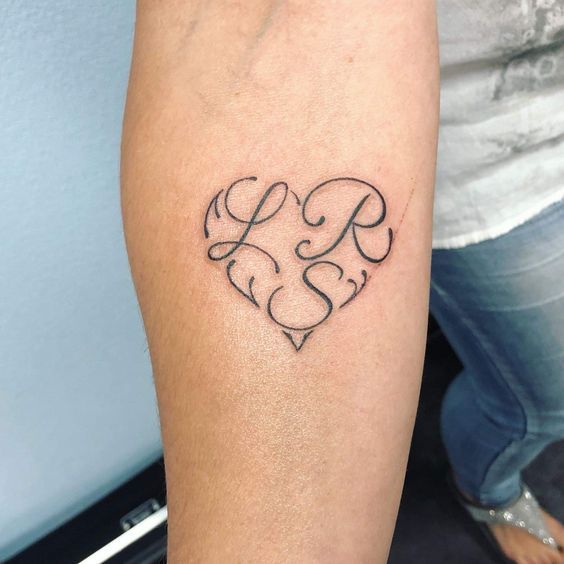 28 Kids Name Tattoo Ideas for Mothers: Unique Designs with Birth Dates, Matching Symbols