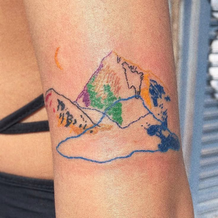 27 Ideas Mountain Tattoo Ideas : Minimalist, Geometric, Fine Line & Sleeve Designs