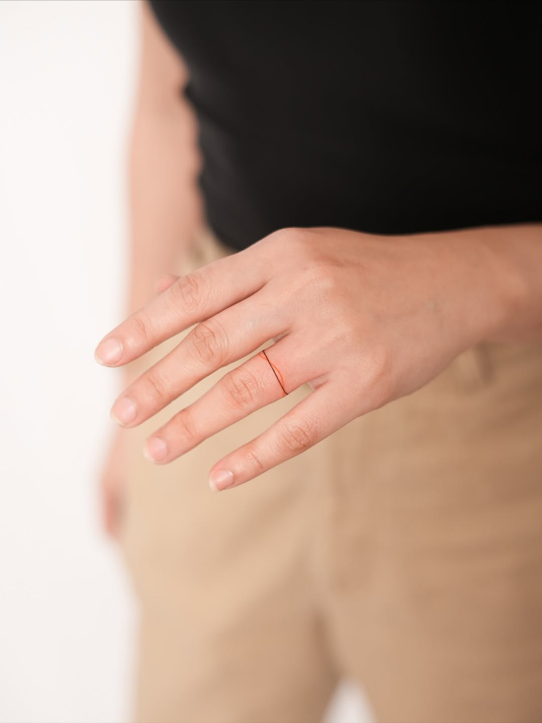 31 Ring Tattoo Ideas: Modern Bands, Meaningful Symbols & Subtle Couples Ink