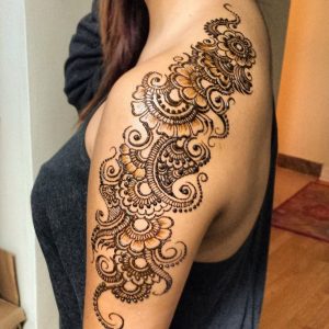 23 Fashionable Shoulder Tattoo Ideas for Women