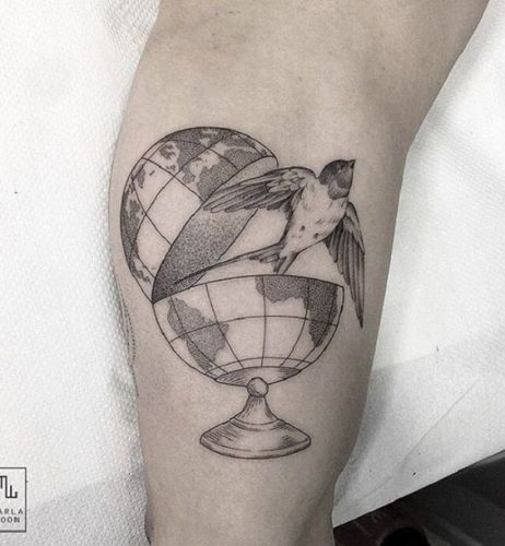 Swallow Tattoos : Discover 20 Unique and Symbolic Designs for Men and Women