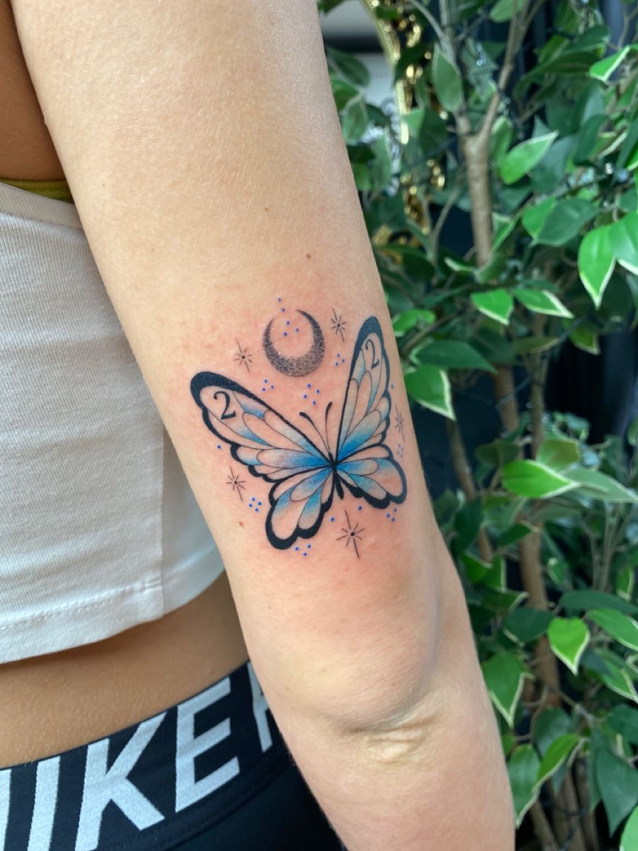 29 Butterfly Hand Tattoo Ideas Full of Meaning and Style