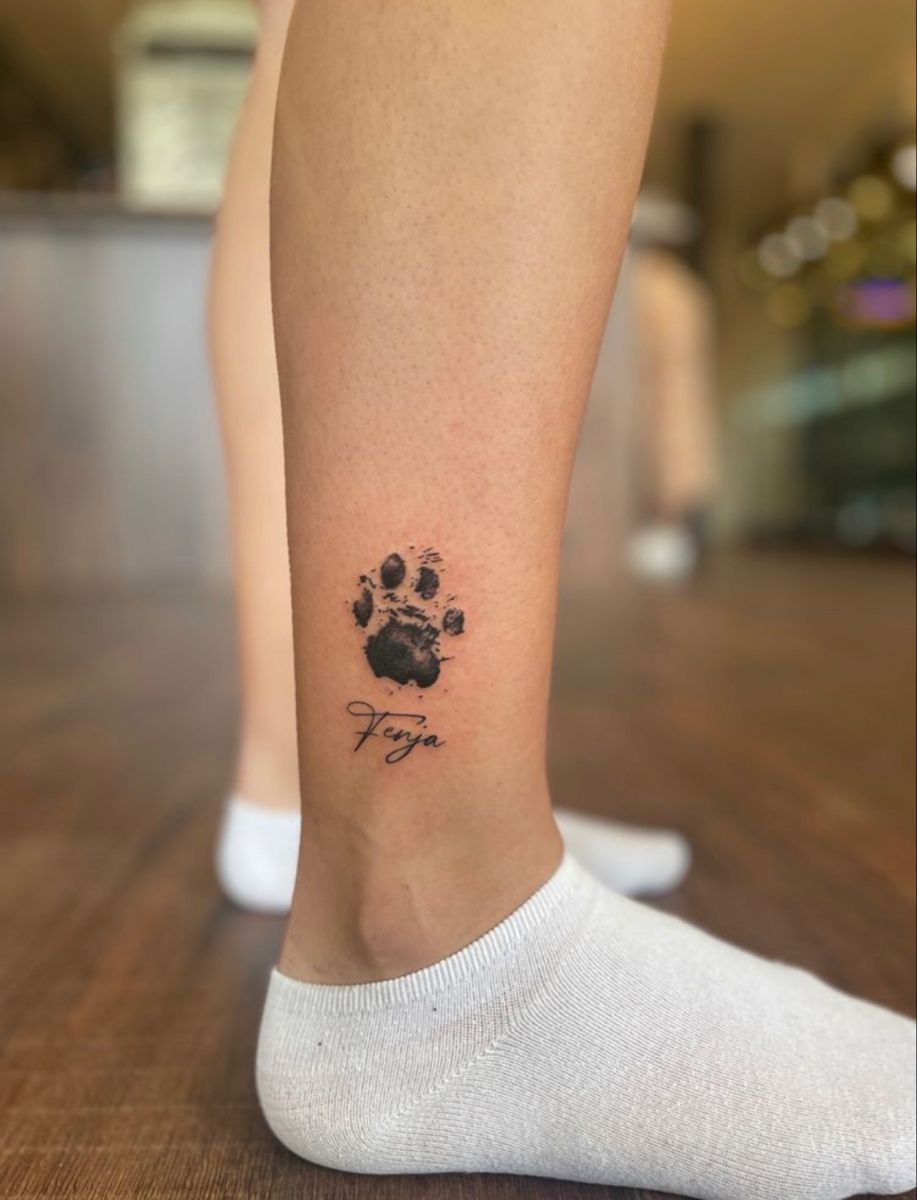 30 Heartfelt Dog Memorial Tattoo Ideas: Unique Paw Prints, Fine Line Portraits & Tiny Tributes