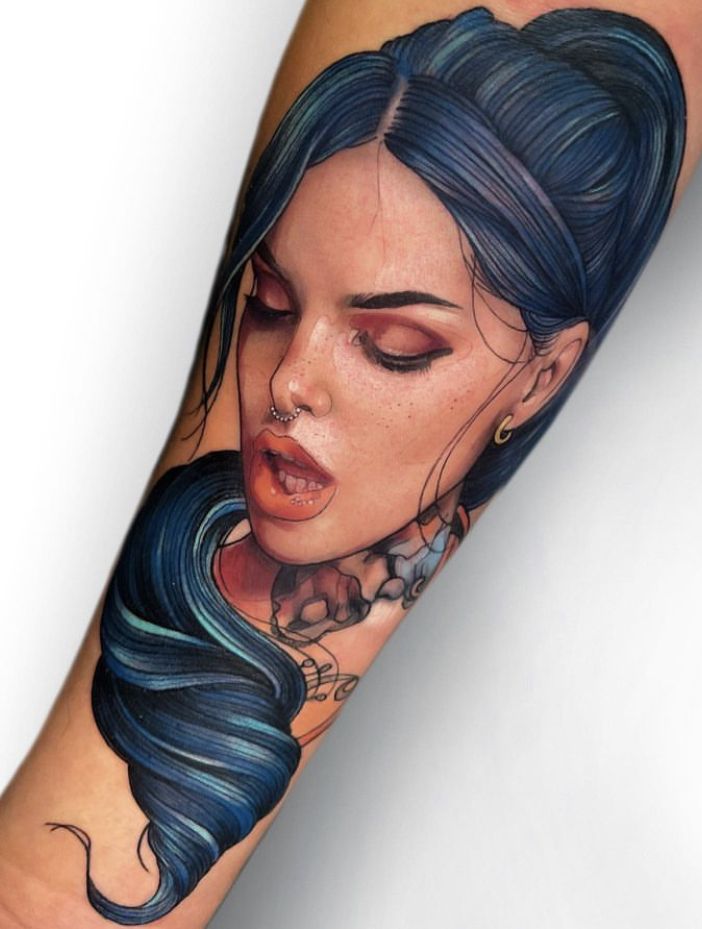 20 Ideas for Portrait Tattoos for Women in : Stunning Designs for Face, Back, and Shoulder