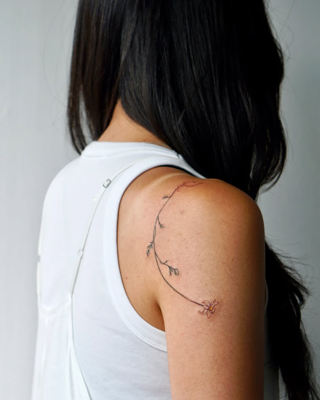 29 Wildflower Tattoo Ideas: Dainty Fine Line, Arm Sleeves, Ankle Wraps, Minimalist Shoulder Designs