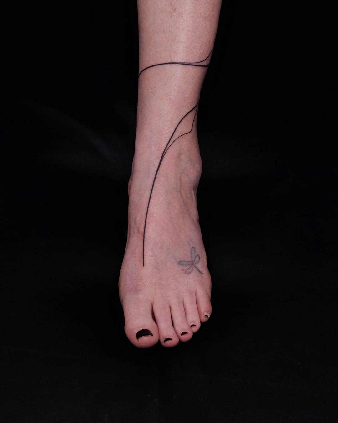 30 Line Tattoo Ideas: Clean, Clever Ways To Draw With Skin