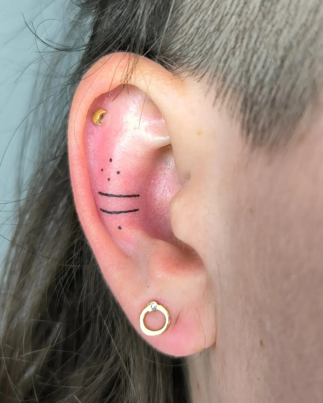 28 Ear Tattoo Ideas for Women and Men with Piercings Inner, Behind, Side, Fine Line, Flowers, Mandala, Moon, Rose, Cross, Stars, Spider Web