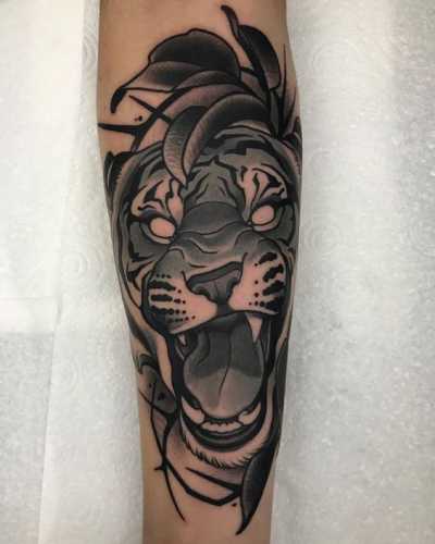 23 Traditional Tiger Tattoo Ideas