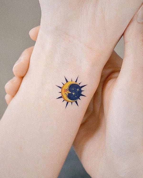 25 Sun Tattoo Ideas  for Men &#038; Women: Unique Designs &#038; Abstract Styles