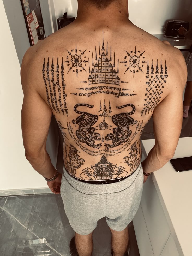 25 Back Tattoo Ideas for : Unique, Meaningful, and Aesthetic Ink Inspiration
