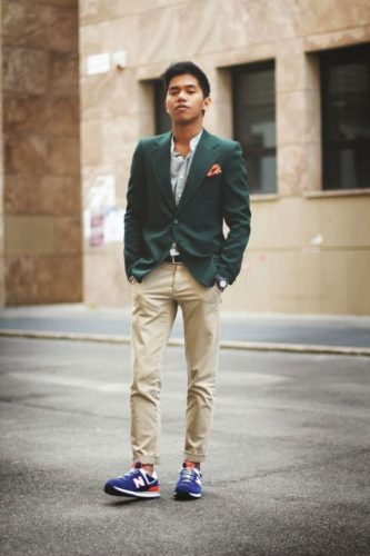 Ultimate Guide: 17 Trendsetting Men’s Sneakers and Chinos Combos for Effortless Style