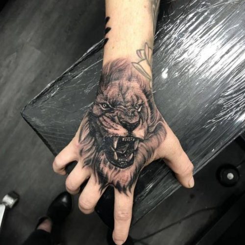 17 Lion Tattoo on Hand: Bold and Powerful Design Ideas