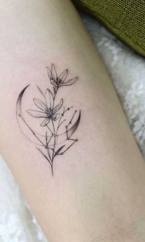 20 Moon Flower Tattoo Ideas: Graceful and Mystical Floral Designs