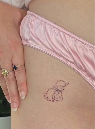 Discover Top 17 Small Hip Tattoo Designs for : Chic & Intimate Ink Ideas
