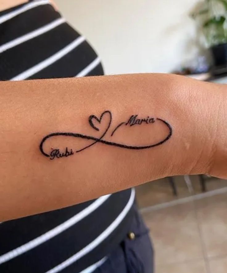 28 Kids Name Tattoo Ideas for Mothers: Unique Designs with Birth Dates, Matching Symbols
