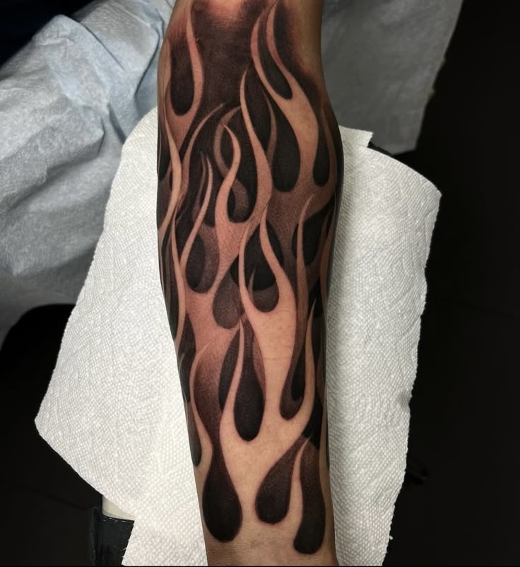 29 Forearm Tattoo Men Sleeve : Unique Stencil Ideas, Meaningful Designs, Japanese Dragon